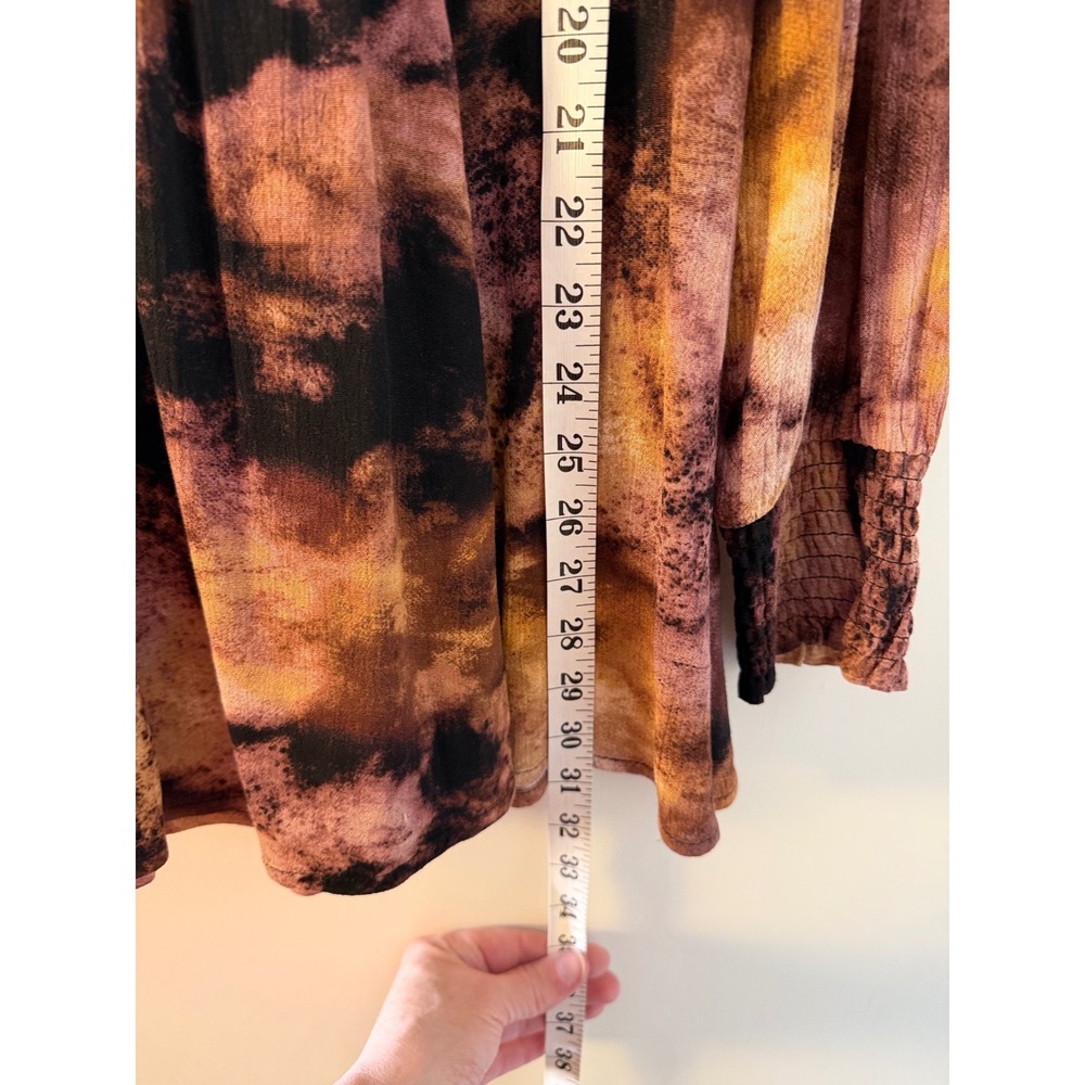 Torrid Brown Orange Tie Dye Smocked Babydoll Top Long Sleeve V-Neck Size 1 Plus - Picture 4 of 8